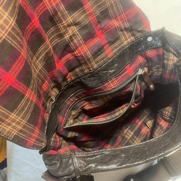 Leather crossbody messenger bag by WILL leather goods - Picture 6 of 9